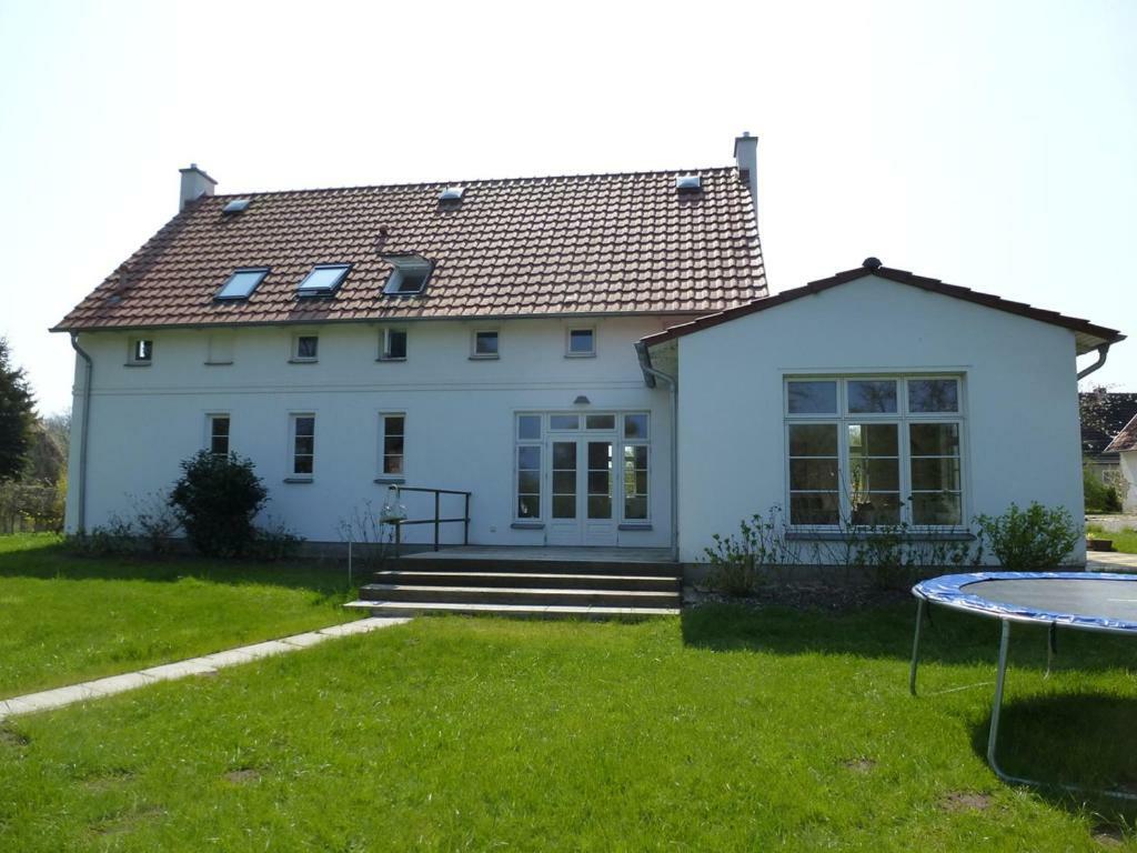 Traumhaftes Luxus-Ferienhaus Warnkenhagen  Екстериор снимка