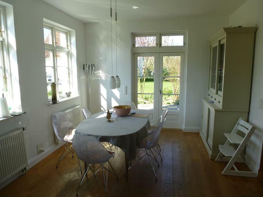 Traumhaftes Luxus-Ferienhaus Warnkenhagen  Екстериор снимка